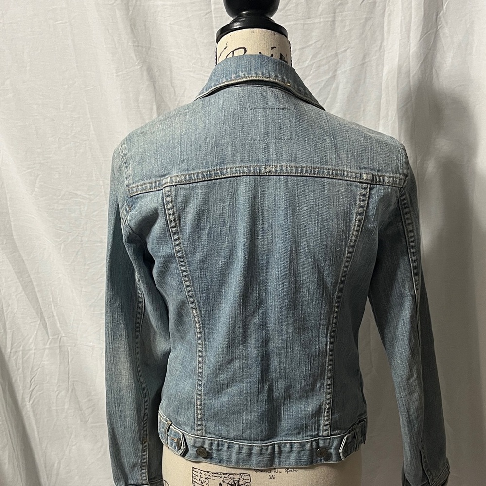 Classic Light Blue Denim Jacket - Picture 3 of 7
